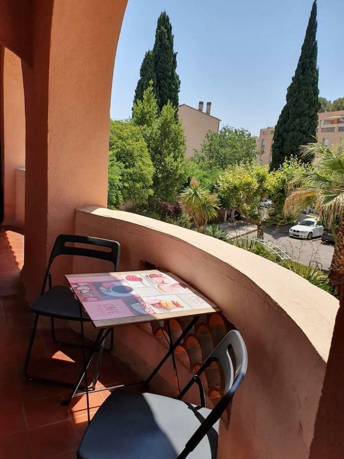 Studio Avec Grand Balcon- Residence De Caractere Bandol Bagian luar foto